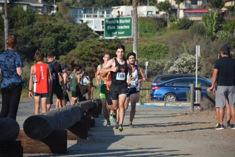 Cross country runs at Seaside Invitational