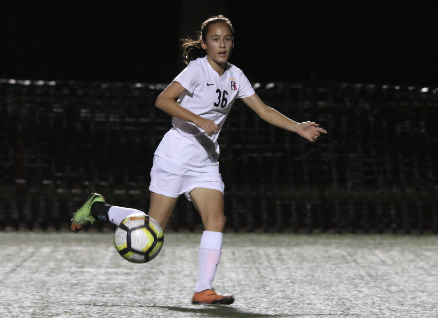 Natalie Barnouw 20 receives a pass in the middle of the field. Credit: Pavan Tauh/Chronicle

