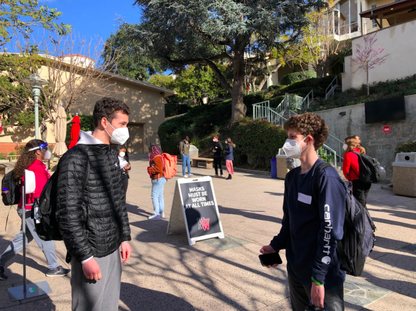 Chronicle Editor-in-Chief Ethan Lachman 21 and William Ruden-Sella 21 chat on the quad with proper social distancing. 