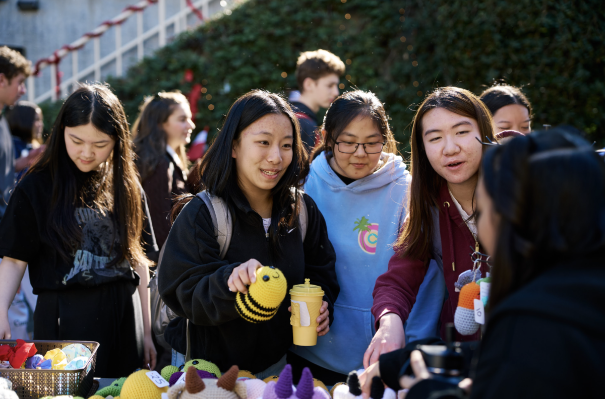 During the Winter Market, students gathered at the Quad to support classmates’ small businesses.